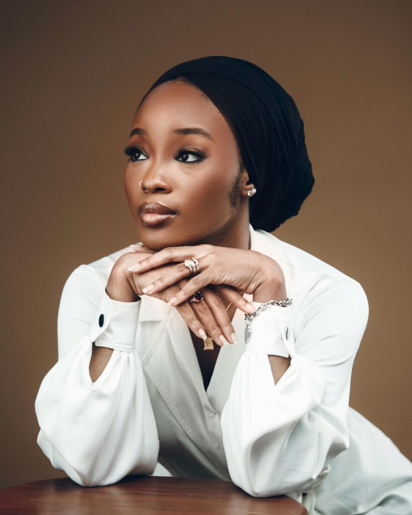 CELEBRITY ARRANGEMENT